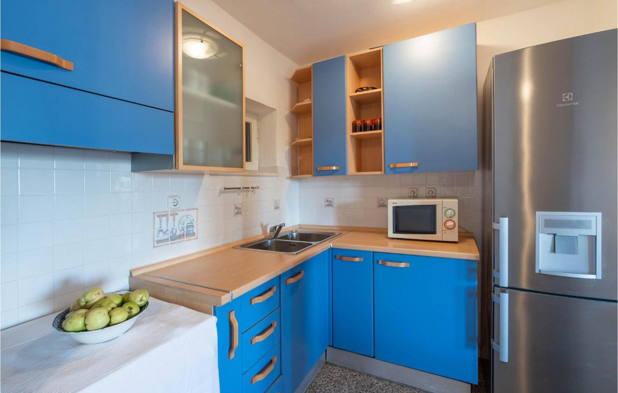 Cozy Home In Postira With Kitchen 외부 사진